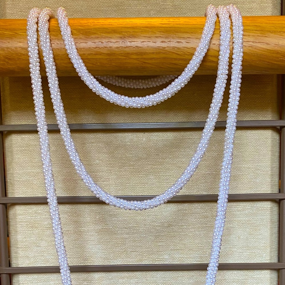 Beautiful LONG vintage pearl necklace!